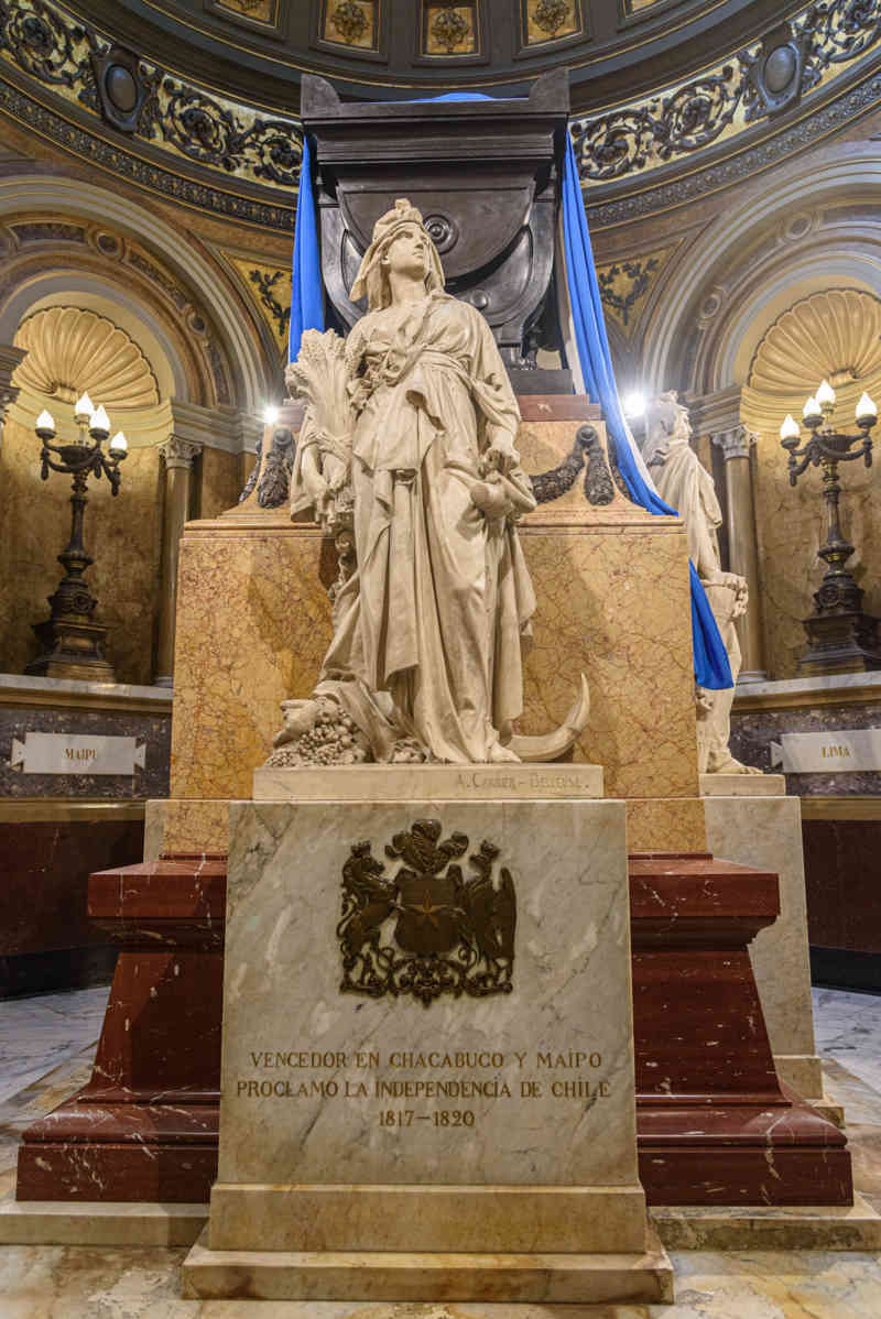 Argentina - Buenos Aires 020 - San Nicolás - catedral Metropolitana de Buenos Aires  - sepulcro del General José de San Martín.jpg